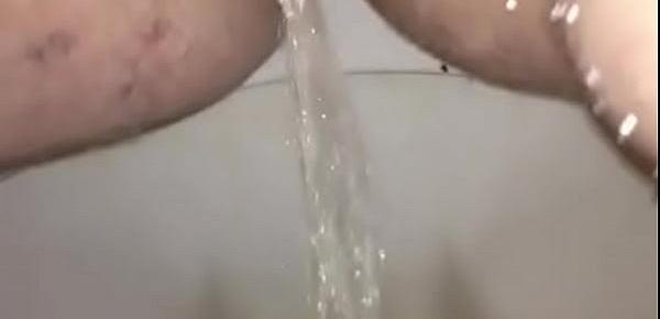  pissing with tampon.MOV